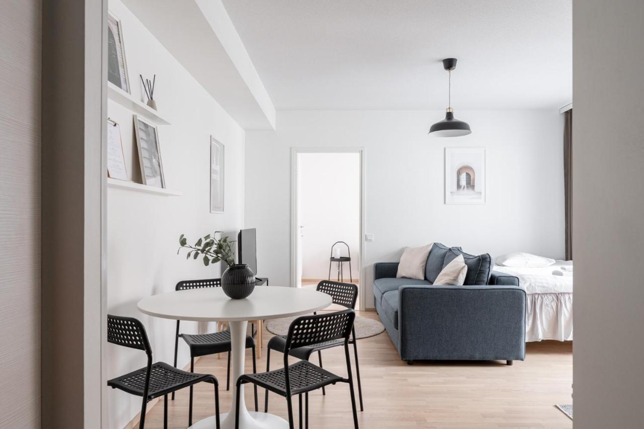 Modern 1br With Balcony Next To Railway Station - Hosted By 2ndhomes