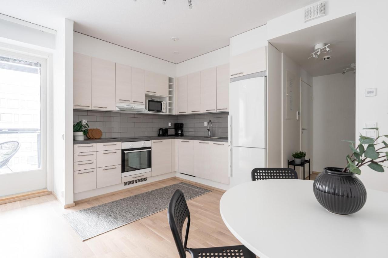 Modern 1br With Balcony Next To Railway Station - Hosted By 2ndhomes